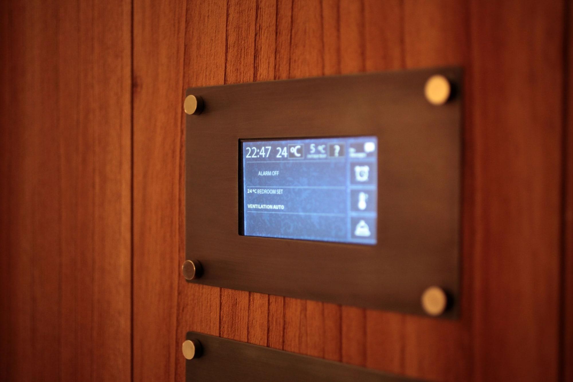Arakur Ushuaia Resort & Spa Luaran gambar A smart home thermostat