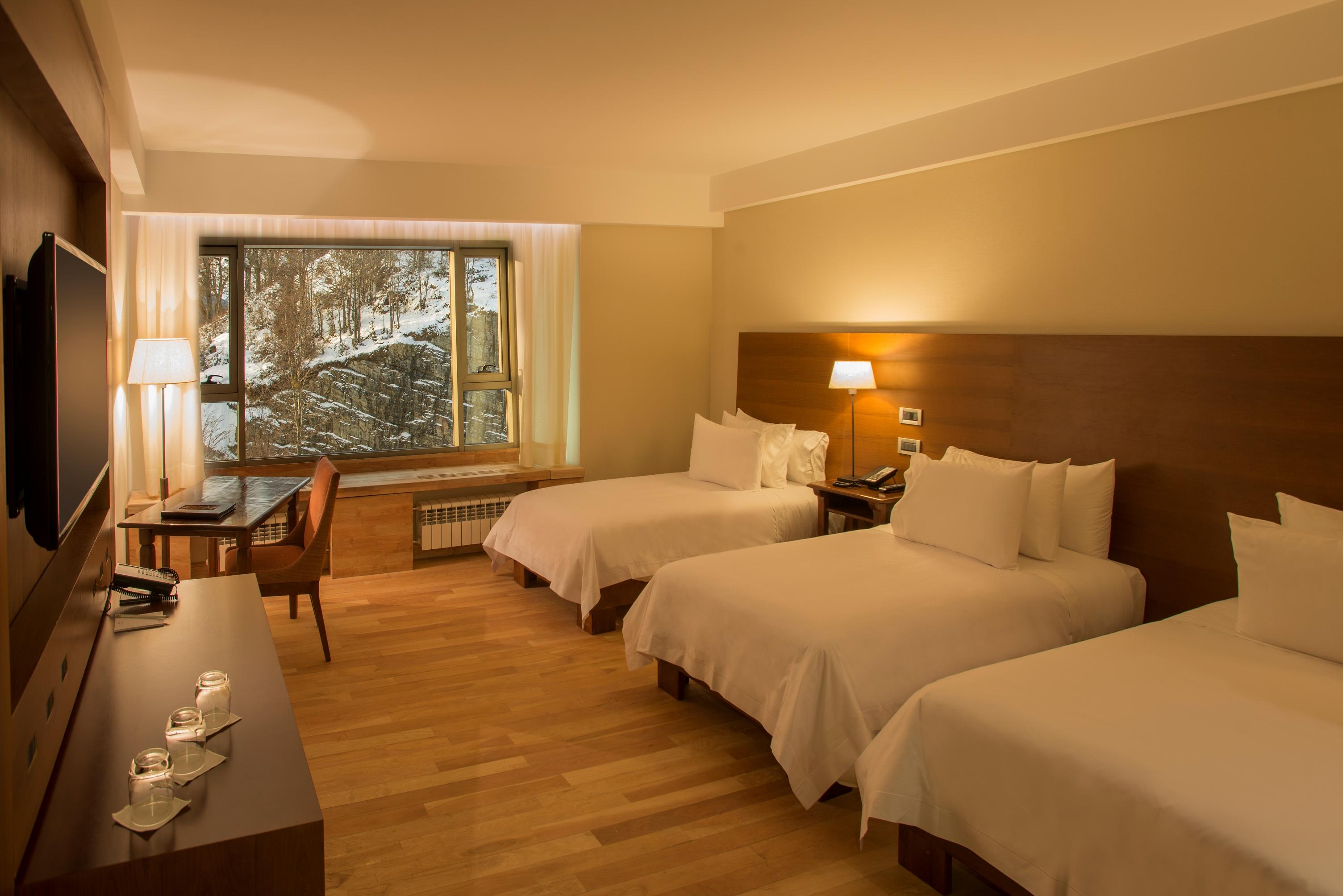 Arakur Ushuaia Resort & Spa Luaran gambar A room at the Four Seasons Hotel in Whistler, British Columbia, Canada