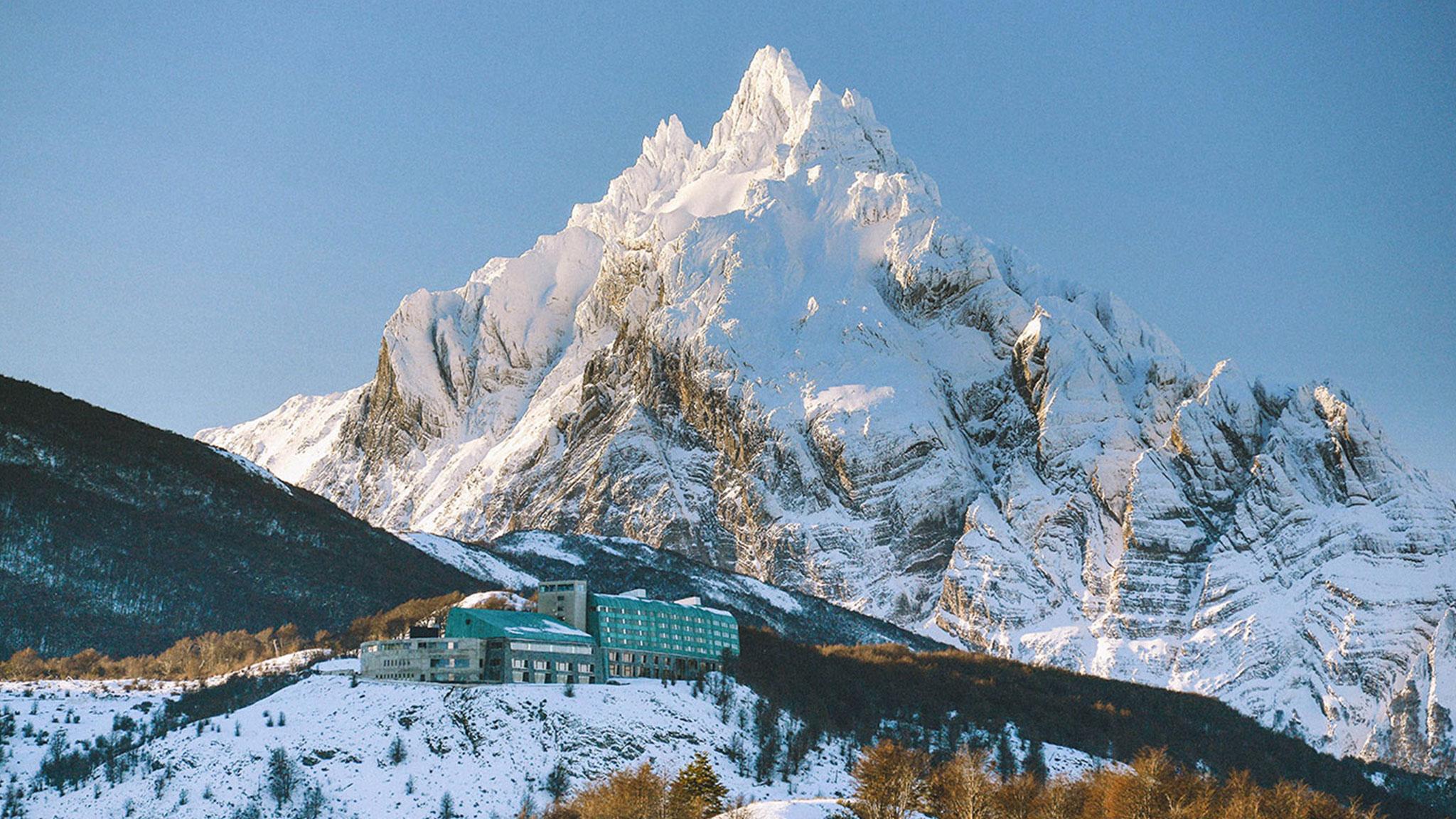Arakur Ushuaia Resort & Spa Luaran gambar The summit of Mount Manaslu