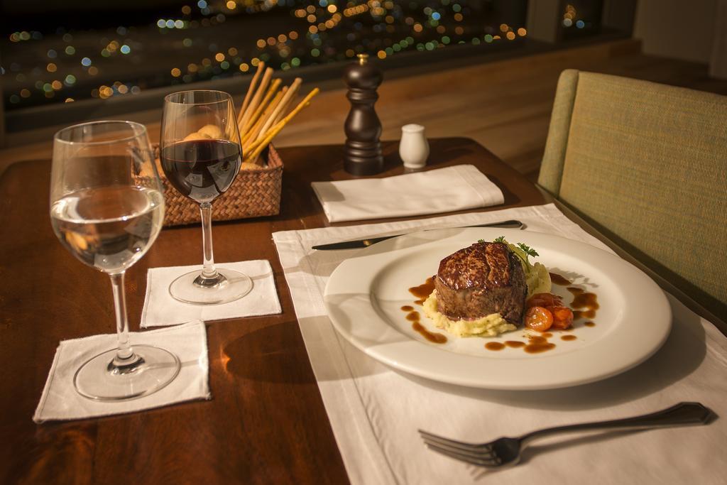 Arakur Ushuaia Resort & Spa Luaran gambar A steak prepared in the French style